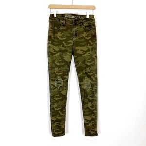 AEO super stretch camo jeggings skinny jeans ripped American eagle camouflage